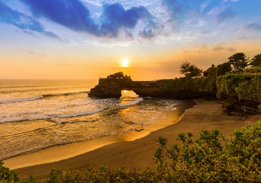 Bali: Taman Ayun and Tanah Lot Temple Sunset Tour - Key points to know before booking