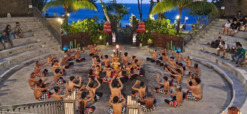 Bali: Tanah Lot Temple Sunset Kecak & Fire Dance Show Ticket - Why the Tanah Lot setting changes the show