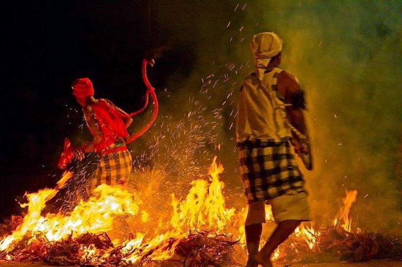 Bali: Tanah Lot Temple Sunset Kecak & Fire Dance Show Ticket - What the optional temple and tour additions add