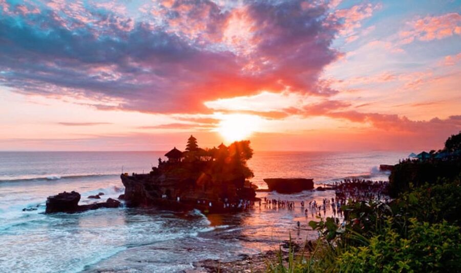 Bali : Tanah Lot Temple Tour with Sunset Dinner - Timing, comfort, and useful preparation