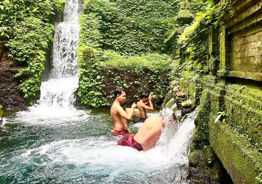 Bali: Temple Visit with Palm Reader & Fortune Telling Option - Fortune telling without taking it too literally