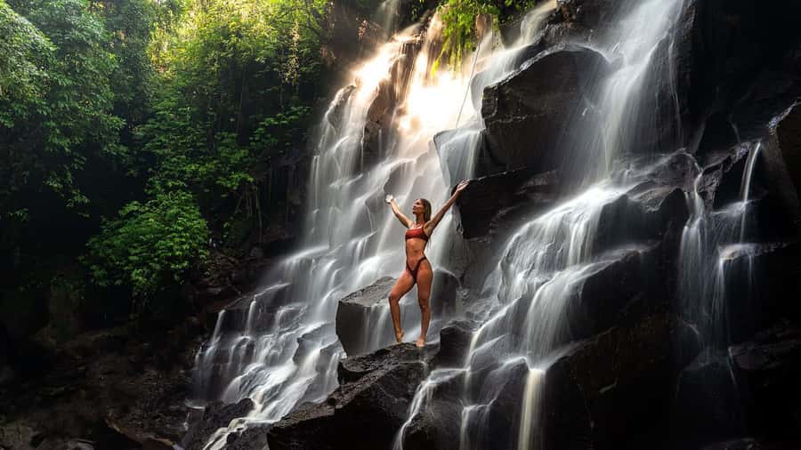 Bali/Ubud: Kanto Lampo Waterfall, Monkey Forest & Swing Tour - Why this seven-hour Bali route works