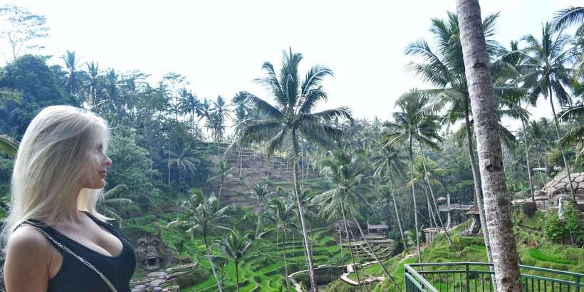 Bali: Ubud Waterfall, Village and Pool Club Day Trip - Batuan Temple’s carved Hindu details