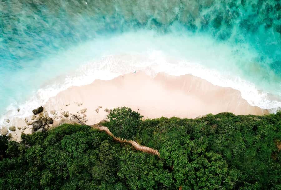 Bali: Uluwatu Beaches Tour with Padang Padang and Suluban - Why the private driver matters on this route