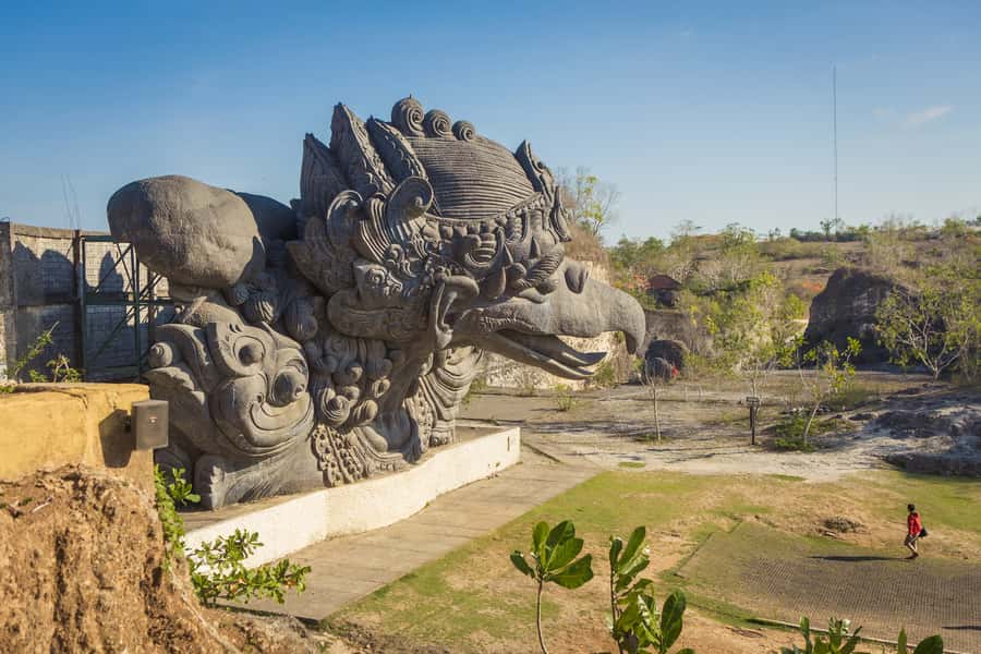 Bali Uluwatu: Garuda Wisnu Kencana Entrance Ticket - The statue plaza and upper-level options