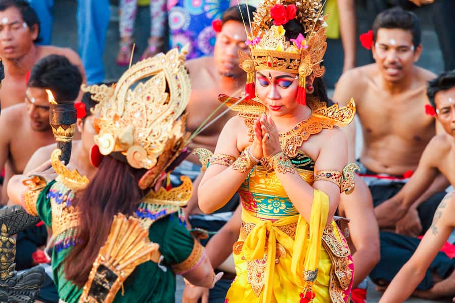 Bali: Uluwatu Kecak and Fire Dance Show Entry Ticket - Uluwatu’s cliff setting is half the attraction