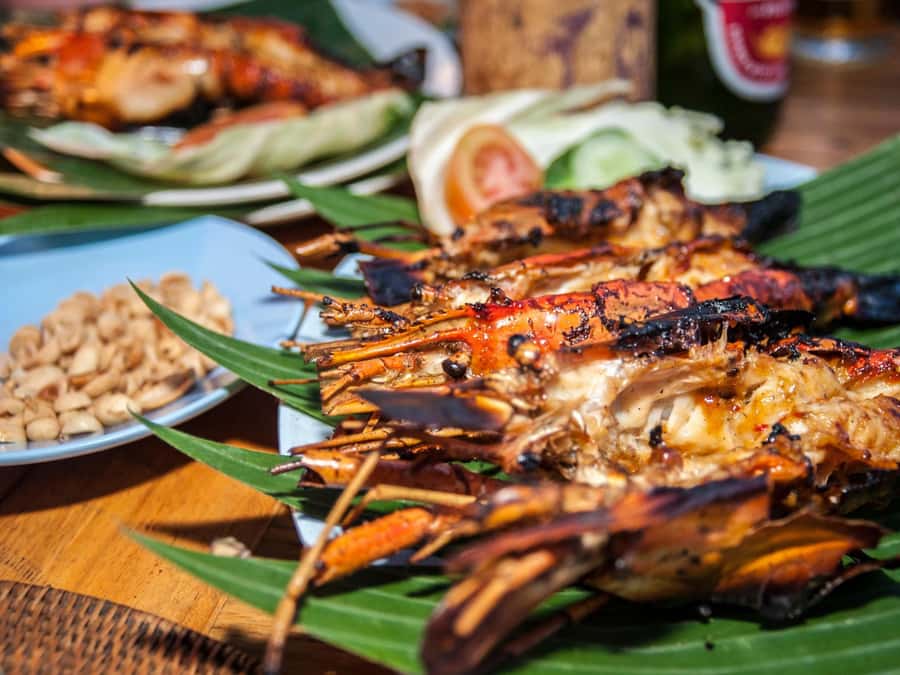 Bali: Uluwatu Temple, Kecak Dance, and Jimbaran Dinner Tour - Who should book this Uluwatu tour?