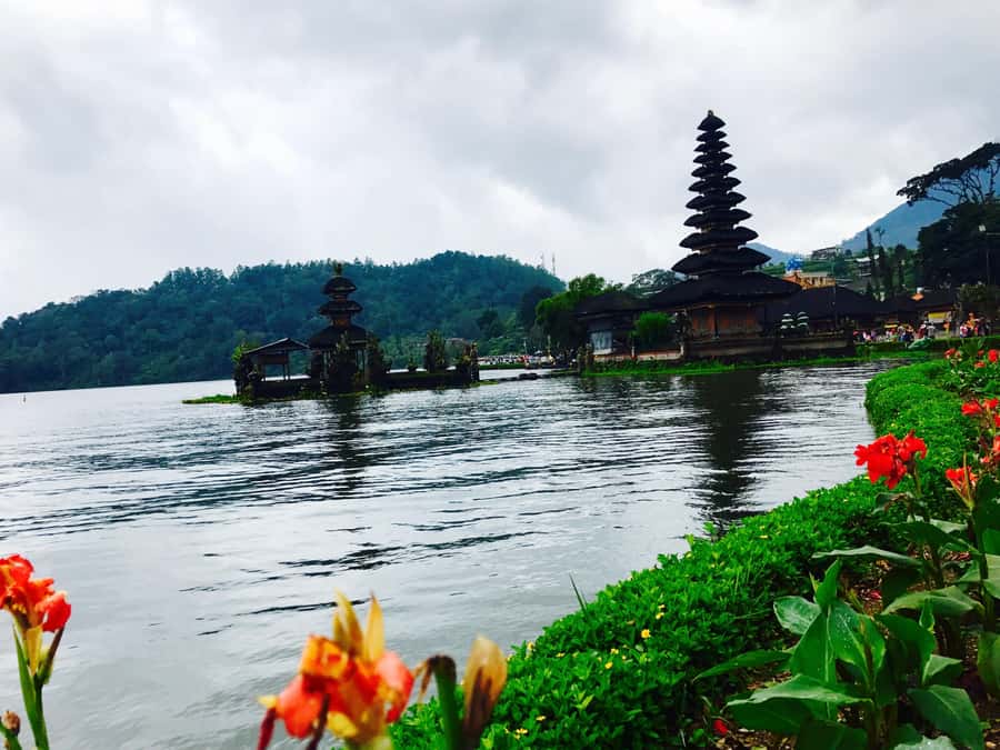Bali UNESCO Sites: Private Guided Full-Day Tour - Ulun Danu Beratan on the water