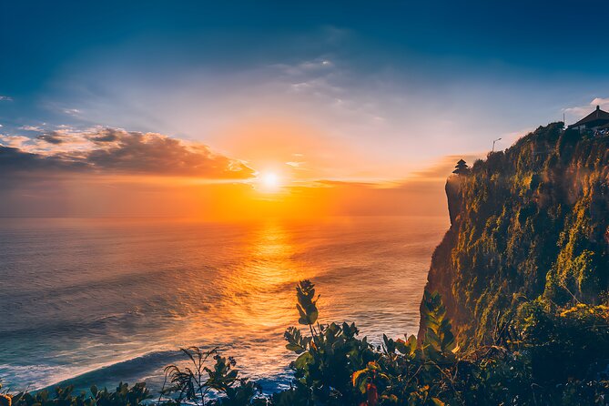 Bali Water Sports and Uluwatu Tour Packages - Lunch and a pause at Padang-Padang Beach