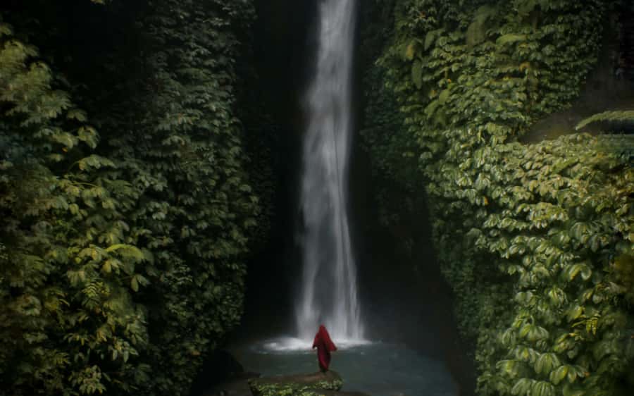 Bali: Waterfalls, Temples, and Rice Terraces Scenic Tour - Practical packing and temple etiquette