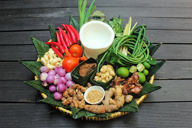 Balinese Cooking Class in Seminyak - Cooking the meal, one preparation at a time