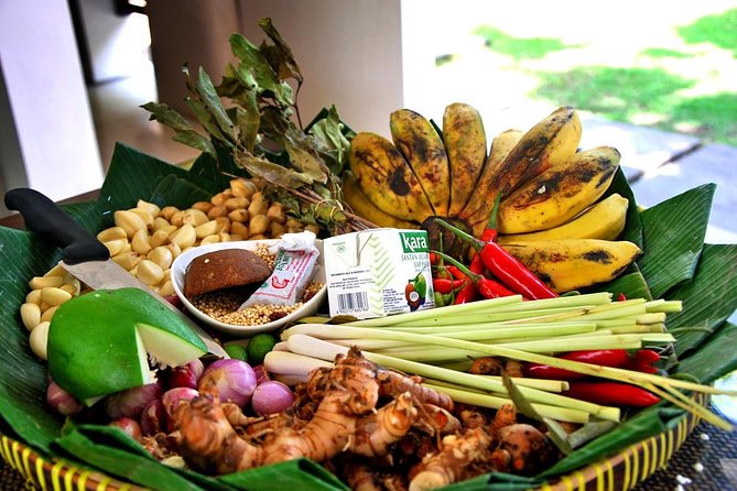 Balinese Cooking Class in Seminyak - Sitting down to eat what you made