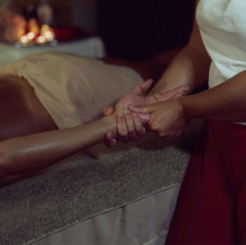 Balinese Massage Experience For Home Service - The Balinese technique and aromatherapy oil