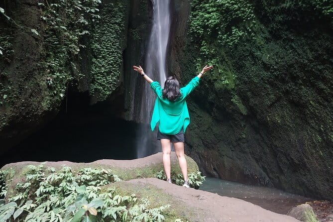 Banyumala Waterfall, Jatiluwih, Ulun Danu and Tanah Lot tours - A full day from Seminyak to Bali’s mountain country