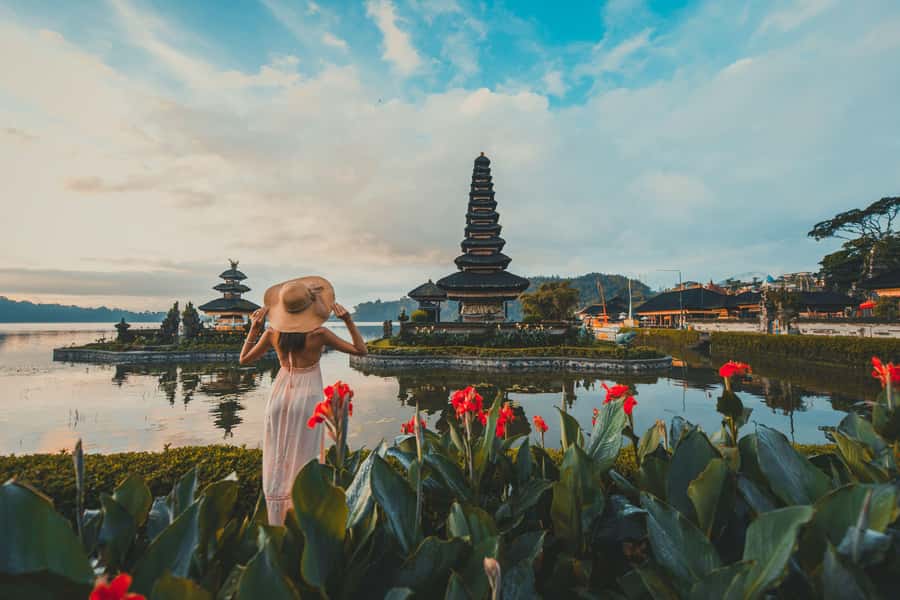 Banyumala Waterfall Trek, Bedugul and Lake Beratan Tour - Pura Ulun Danu Beratan on Lake Beratan