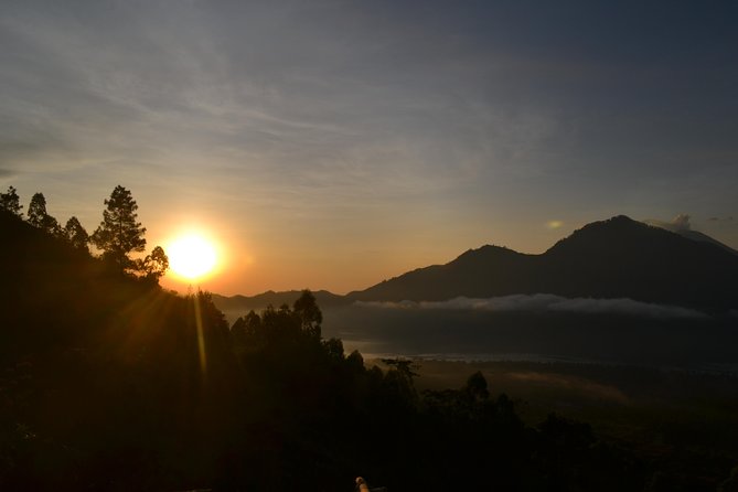 Batur Sunrise Trekking - Eggs, bread, and hot drinks at the summit