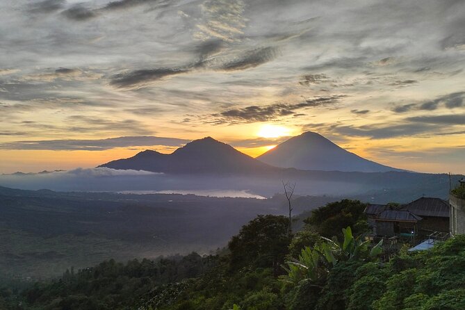 Batur Volcano Sunrise Trekking, Rice Teracce & Bali Coffee Plantation Tour - Coming down after sunrise