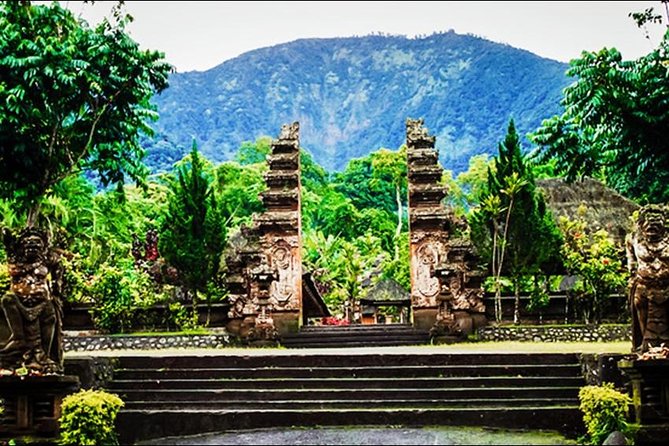Beauty Of West Bali Tour (Private and All Inclusive) - Ulun Danu Bratan: Bali’s famous lakeside temple