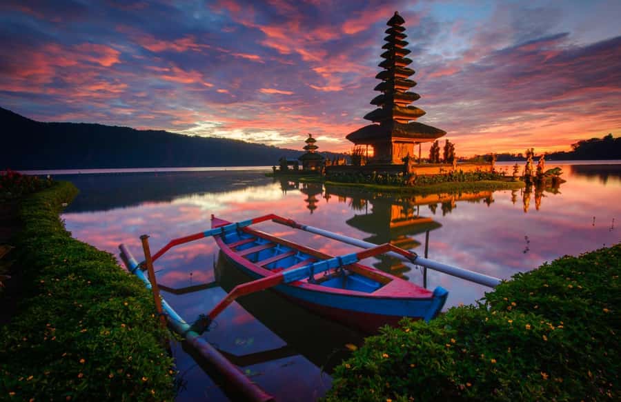 Best Northern Side Of Bali Privat Day Tour - Handara Gate and the famous photograph