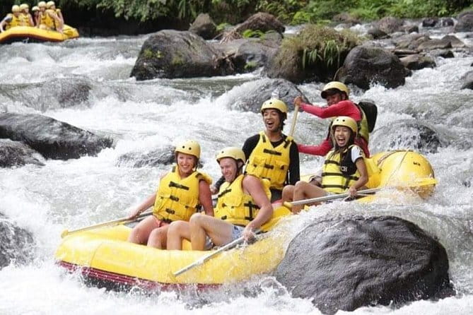 Best Of Ubud Rafting And Swing All Inclusive - Lunch gives the day a useful pause