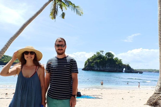 Best Seller West Nusa Penida Island Private Guided Tour - Sakti brings food and a pause in the road
