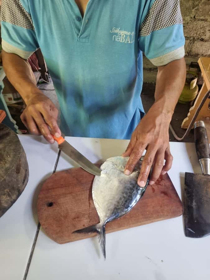 Candidasa Hidden Activities - Making incense and canang sari offerings