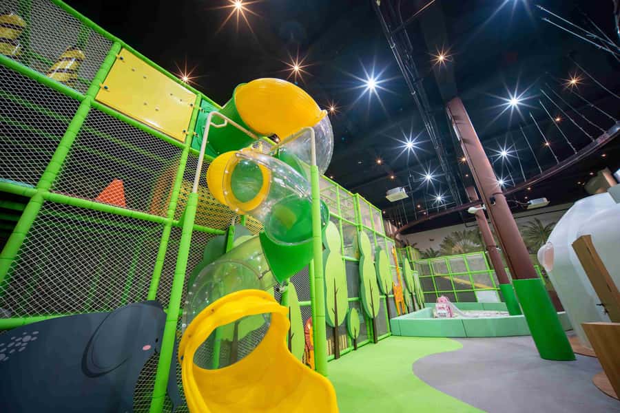 Canggu: Entry Ticket to Mai Main Indoor Playground - Weekly activities, swimming, and ballet