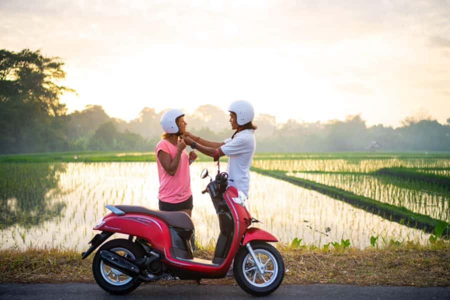 Canggu: Scooter Lesson with Professional Instructor - What the Equipment and Price Include