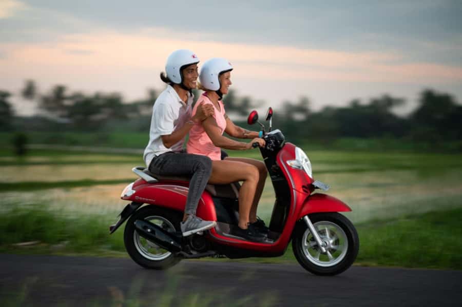 Canggu: Scooter Lesson with Professional Instructor - Pickup in Canggu and the Two-Person Format