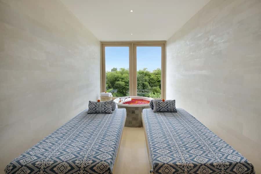Canggu: Spa and Bath Experiences at Svaha Spa Padang Linjong - Romantic Flower Bath for couples