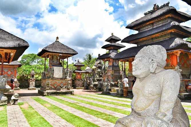 Cretya Ubud and Monkey Forest Sanctuary Tours - Three hours at Cretya Ubud with rice terraces behind you