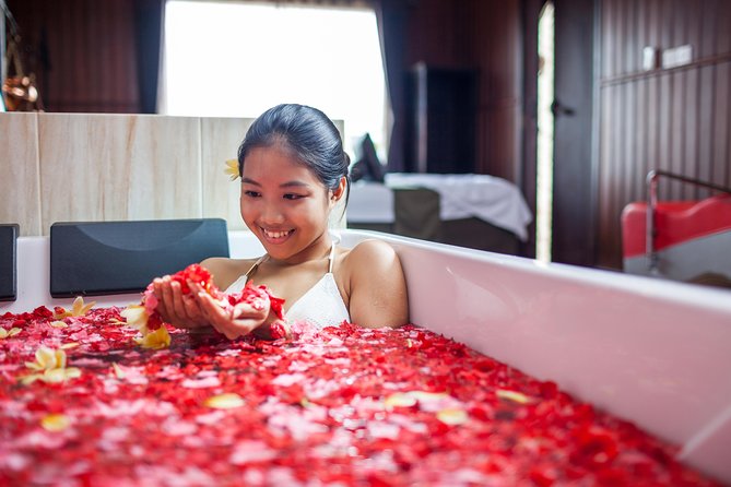 Detox Massage - The 30-Minute Flower Bath