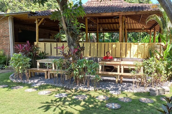 Discover Scuba Diving in Pemuteran at the Biorock site,1 shore dive all included - Pool practice comes before the Biorock reef