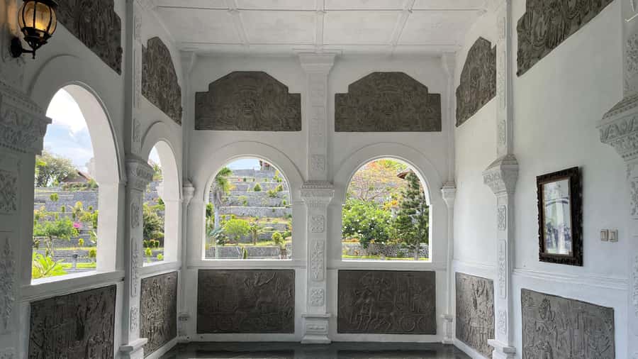 East Bali: Lempuyang temple, Tirta Gangga, Taman Ujung - Private transport is the tour’s strongest practical feature
