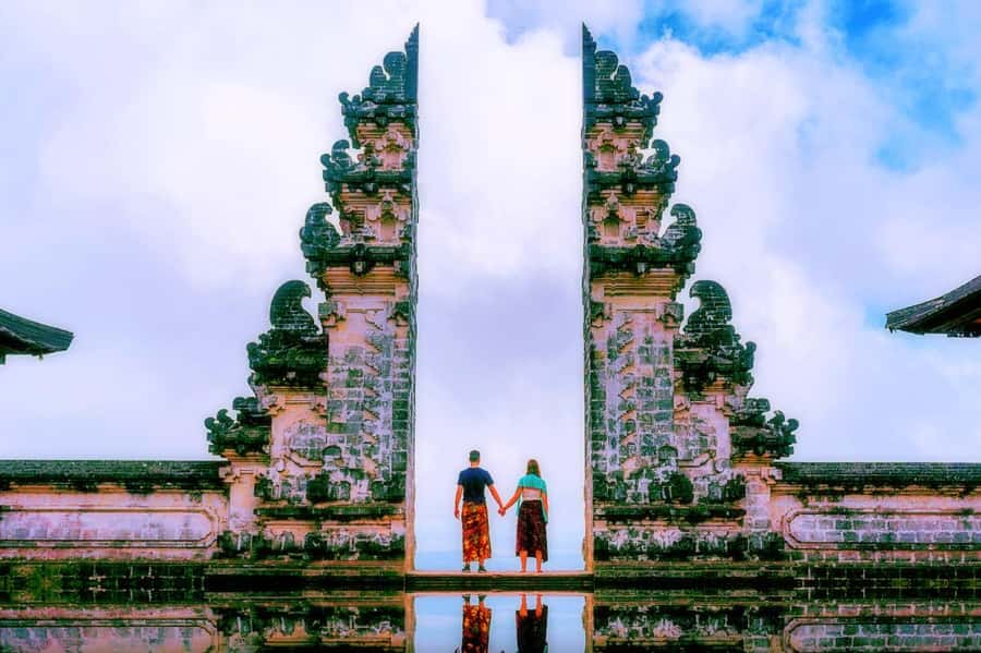 East Bali Tour: Besakih Temple, Lempuyang Gate, Tirta Gangga - Tirta Gangga: fountains, gardens, and royal Bali