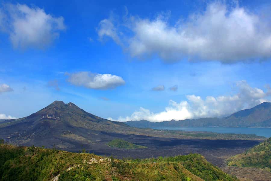 EAST BALI TRIP : BESAKIH TEMPLE/LAKE BATUR/TIRTA EMPUL - Kintamani and the crescent curve of Lake Batur
