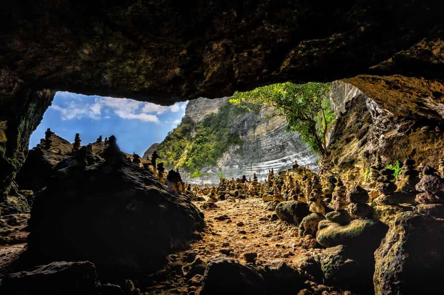 East Nusa Penida With Tembeling Beach Natural Pool - Diamond Beach: big views, steep access
