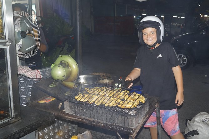 Foodie Tour Bali - Kreneng Market: fruit, stalls, and shopping time