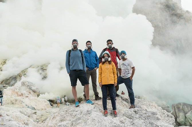 From Bali: 24-Hour Kawah Ijen Blue Flames, Dinner & Room - Dinner, Room, and a Short Rest