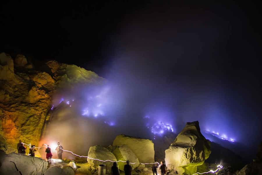 From Bali: Ijen Volcano Sunrise Hike with Transfer & All Fee - Key points to know before booking