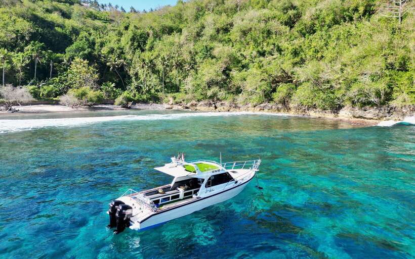 From Bali: Nusa Penida Private Snorkeling Tour with Lunch - What the crew adds to the experience