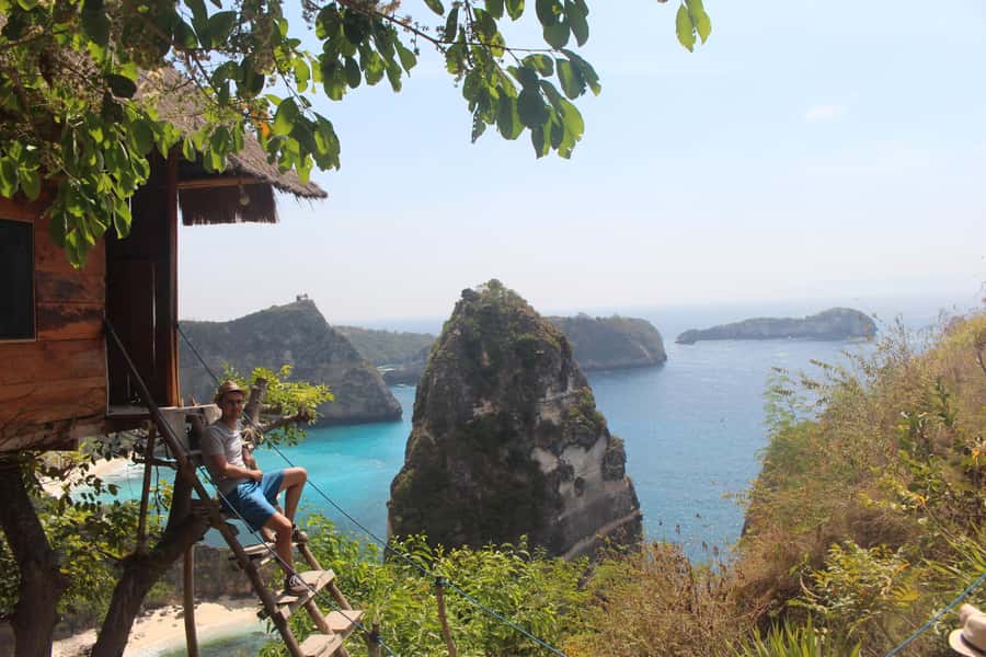 From Bali: Private East Nusa Penida Highlights Day Tour - Lunch at a local restaurant