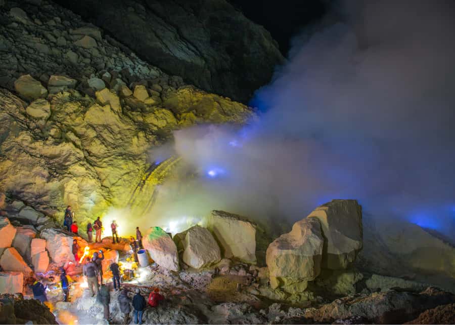 From Bali: Private Mount Ijen Crater Volcano Midnight Trek - Who should book this Ijen experience