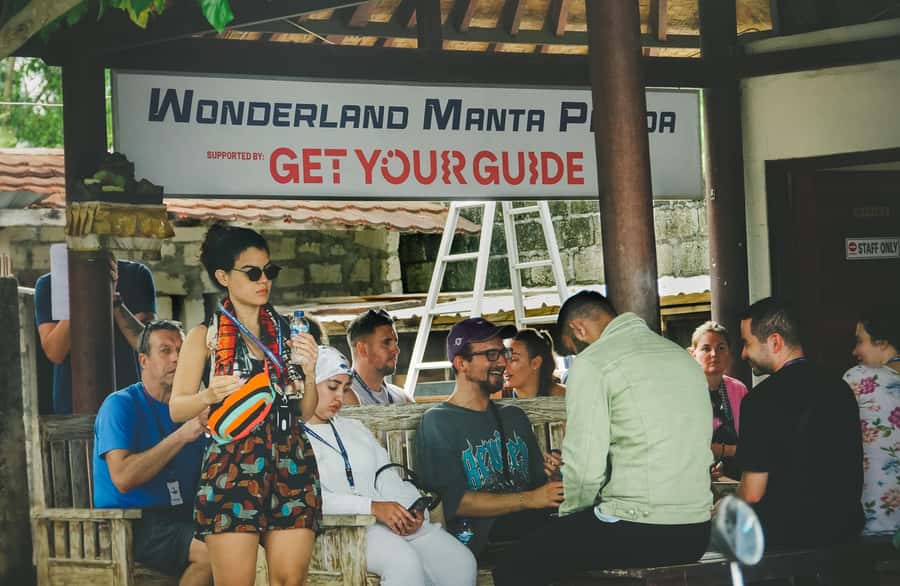 From Lembongan: Manta Point Snorkeling & West Penida Tour - Lunch and the change from sea to road