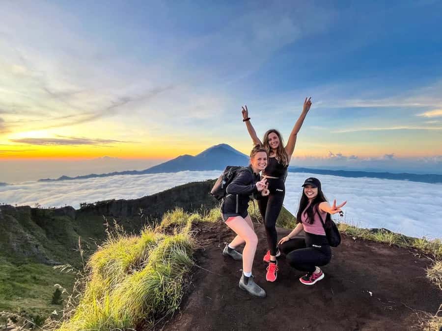 From Ubud: Mount Batur Hiking - Breakfast with a view over Lake Batur