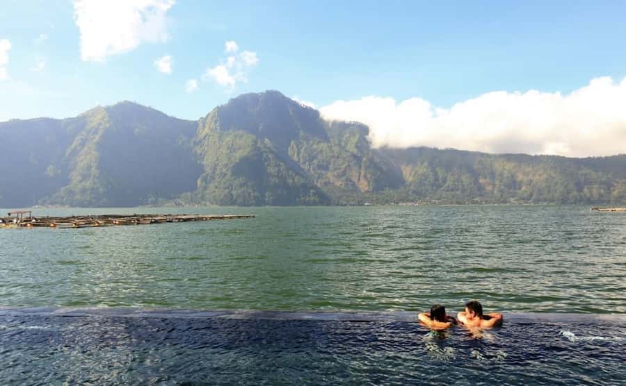 From Ubud: Mount Batur Hiking With Hotspring - Sunrise, volcanic steam, and breakfast at the crater