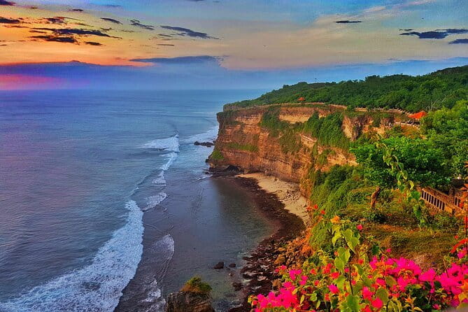 Full Day Private Tour from Tegenungan Waterfall to Tanah Lot - How the private guide affects the day