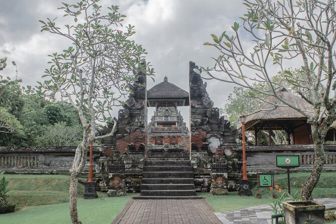 Full Day Private Tour to Ubud Waterfall and Tanah Lot Sunset - Tanah Lot saves the most memorable light for last