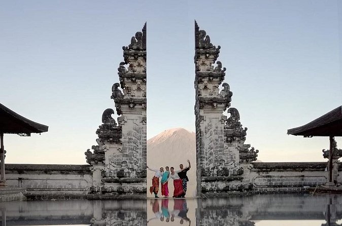 Gate of Heaven With Blue Lagoon Beach Tours - What the private car changes