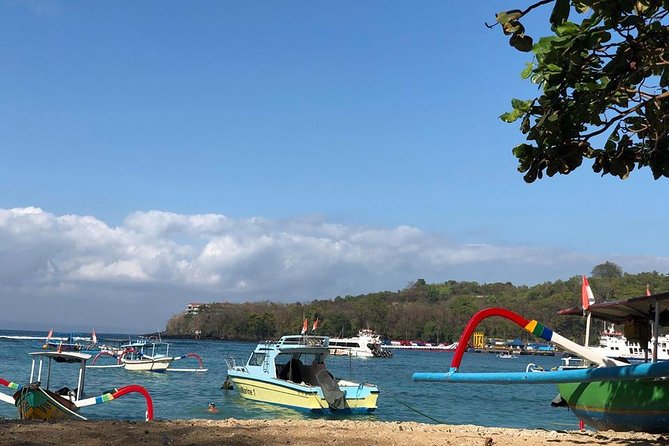 Gates of Heaven Temple and Blue Lagoon Snorkeling with All-inclusive - Indonesian lunch at Topi Inn